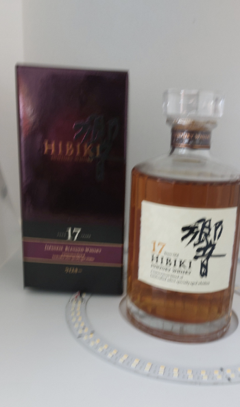 (image for) Hibiki 17 yrs (700ml) 9WAS: $950++)